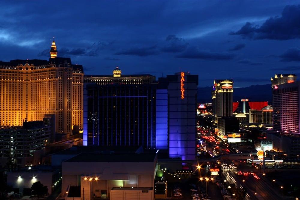 The Platinum Hotel Las Vegas Exterior photo